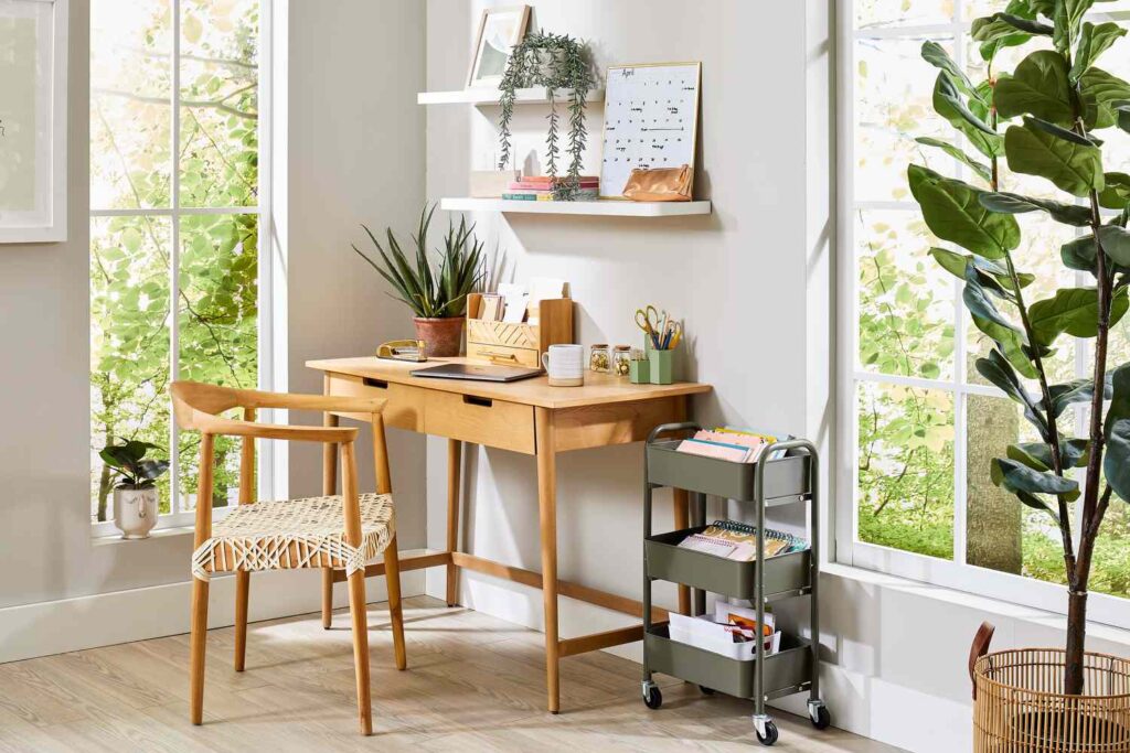 How to Create a Home Office in a Small Apartment