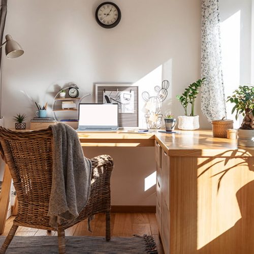 How to Create a Home Office With Natural Light: Expert Tips!