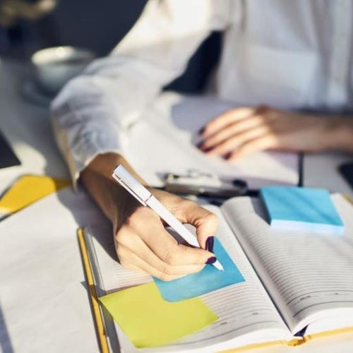 How to Set Up a Home Office for Social Media Management : A Step-by-Step Guide
