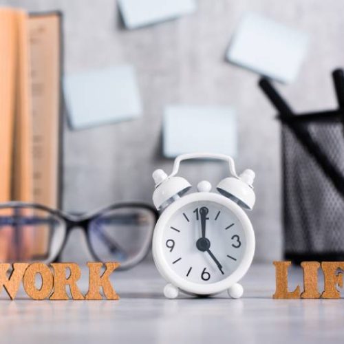 Setting Boundaries for a Healthy Work-Life Balance in a Home Office: Mastering the Art of Prioritization